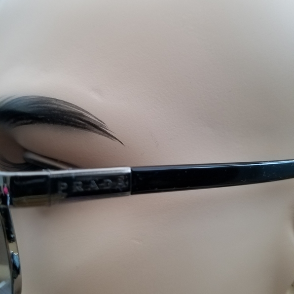 Mens "Prada" Sunglasses - Picture 3 of 6